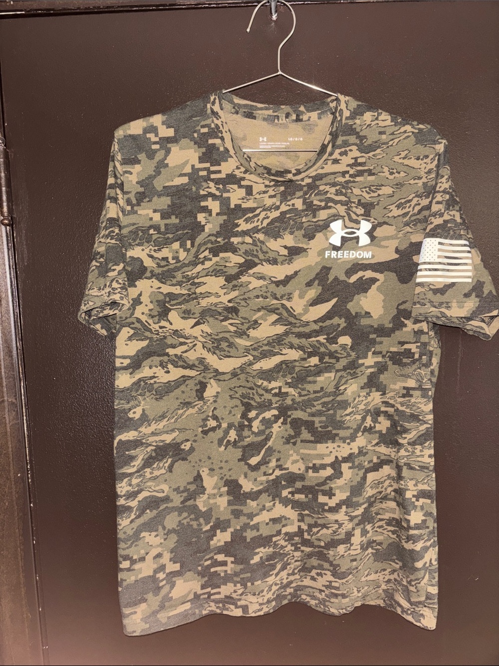 ❤️CAMO UNDET AMOUR TEE❤️